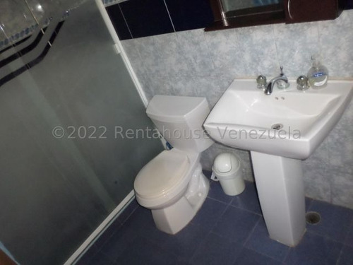 Imagen 11 de 30 de Casa En Venta En Fundalara Barquisimeto