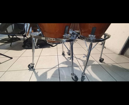 Atril Para Congas Lp Con Ruedas Lp636 (Usado)