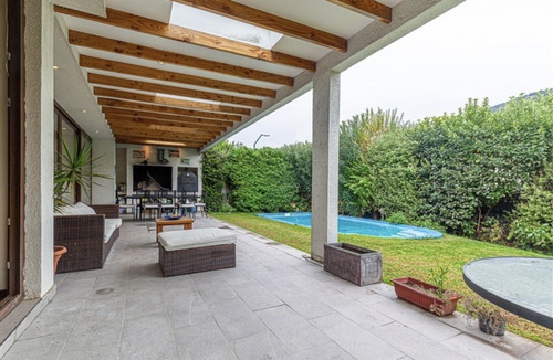 Casa En Venta De 4 Dorm. En Colina
