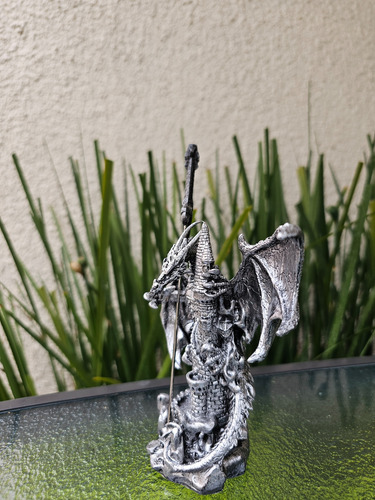 Dragón Sobre Castillo Con Espada Abre Cartas Plateado