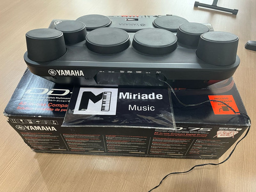 Bateria Eletrônica Portátil Yamaha Dd 75 + Tripé - 8 Pads Preto (Usado)