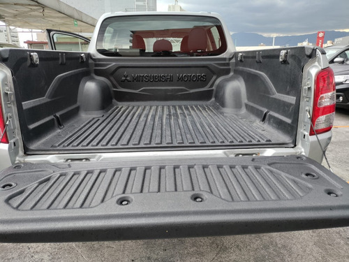 Imagen 14 de 14 de Mitsubishi L200 2018 2.4 Cabina Doble 4x2 Mt