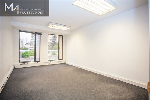 Oficina En Venta De 6 Privados En Providencia