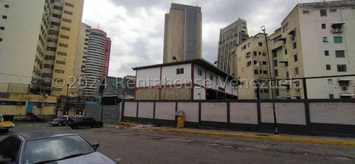 Terreno En Venta En Plaza Venezuela Caracas A Pie De Calle Alto Transito Angela Tochon