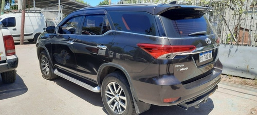 Imagen 2 de 10 de Toyota Sw4 2018 2.8 Srx 177cv 4x4 7as At