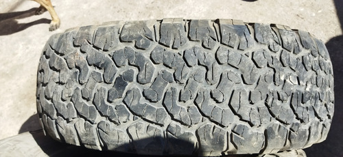 Bfgoodrich All-terrain T/a Ko2 235/75r15 104/101 S (Usado)