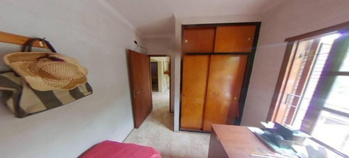 Imagen 7 de 11 de Casa De Tres Dormitorios · Lote De 400 M²· Cochera, Pileta Y Jardín