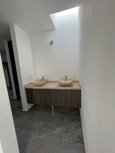 Imagen 3 de 19 de Venta De Hermosa Casa De 2 Niveles En Fraccionamiento Cañadas Del Arroyo, Corregidora $2,650,000