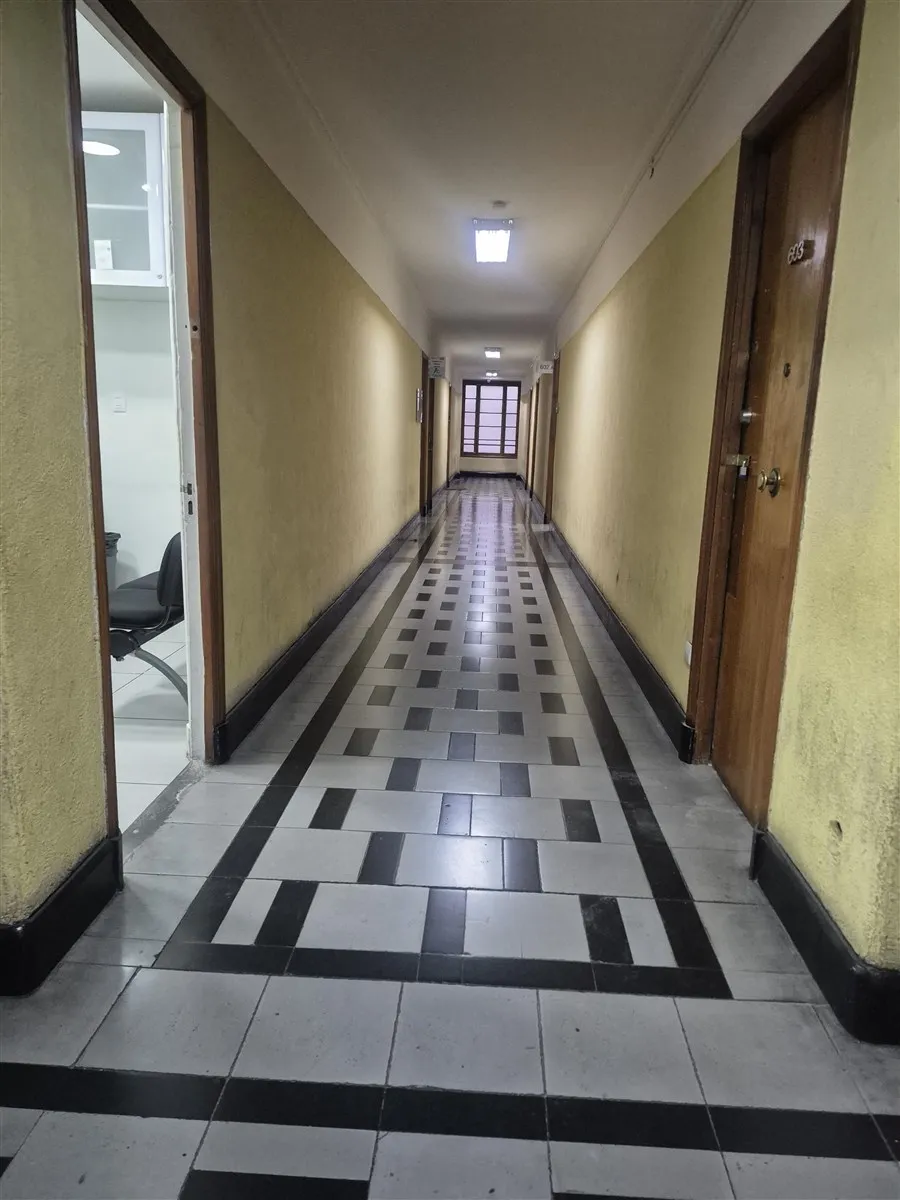 Imagen 2 de 21 de Departamento En Venta De 5 Dorm. U Oficina En Santiago Centr