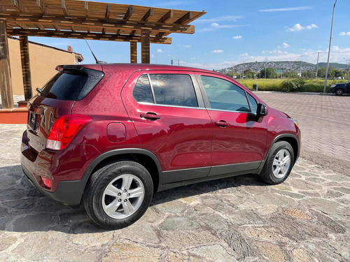 Imagen 3 de 15 de Chevrolet Trax 2017 1.8 Lt At