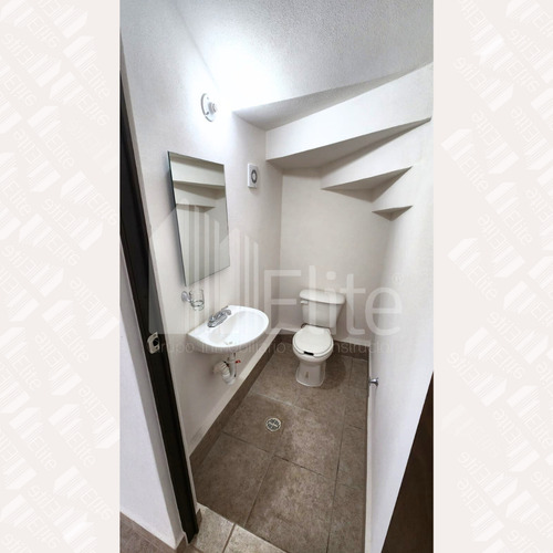 Casa Con Roof Garden En Venta En Misión Montejo Queretaro