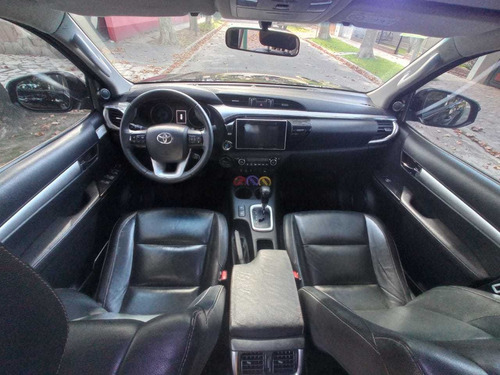 Imagen 11 de 15 de Toyota Hilux 2.8 Srx 4x4 Caja Automatica De 6ta Año 2015