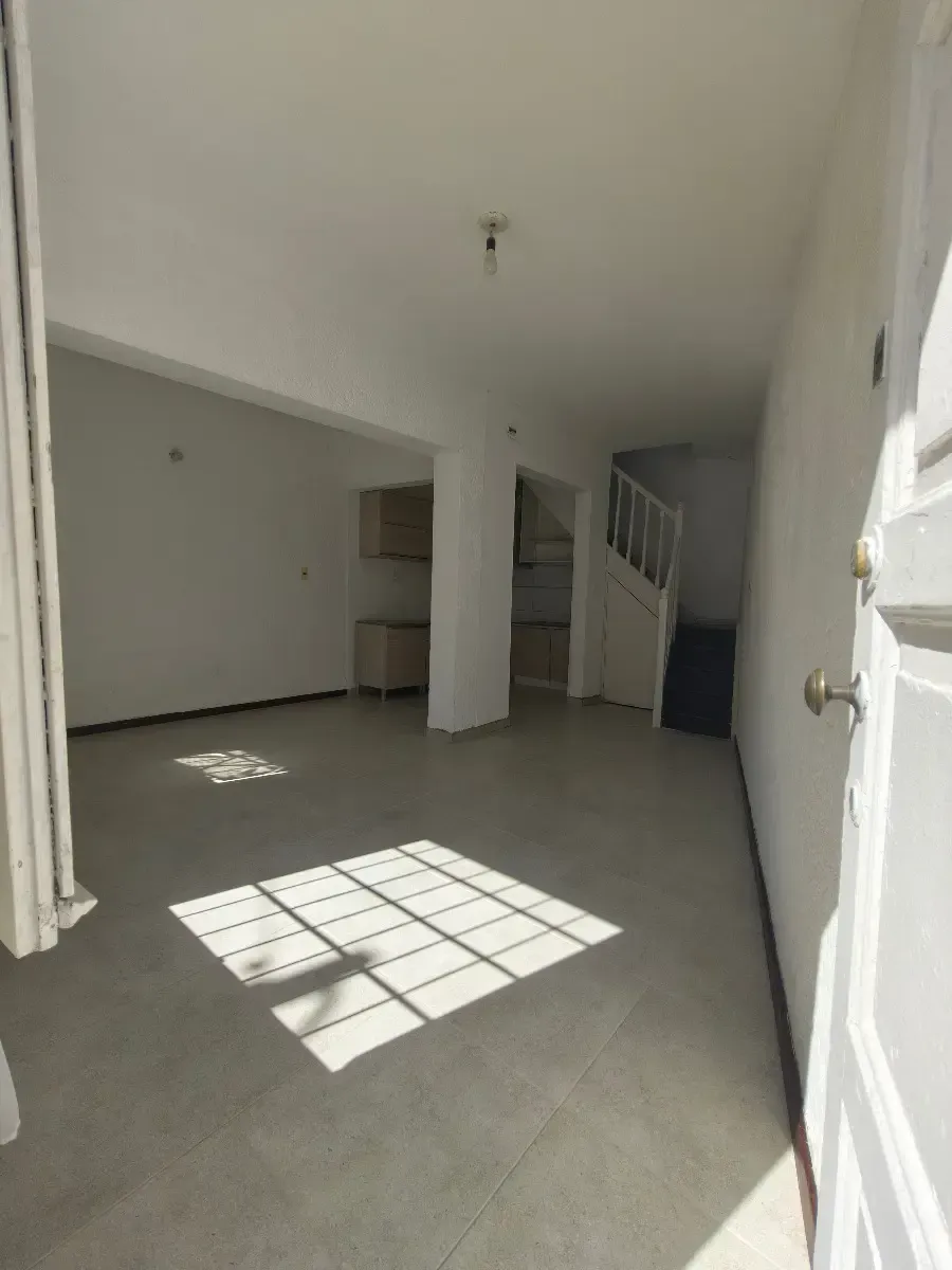 Ágora Alquila! Preciosa Casita Dúplex! 2 Dorm, Terrazas, Aire Acondicionado, Mascotas - Próx. Colegio Alemán, Sin Gastos Comunes! · Foto 4