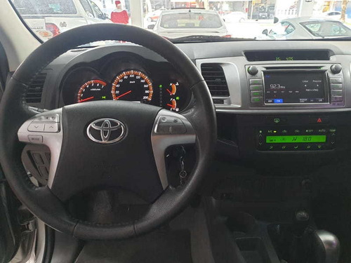 Toyota Hilux 2.7 Srv Cd 4x4 At