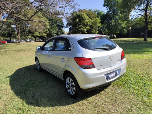 Chevrolet Onix Hatch 1.4 4P FLEX LT