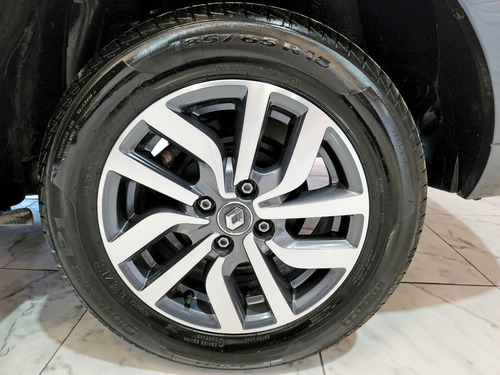 Imagen 20 de 25 de Renault Logan 1.6 16v Intense 2021