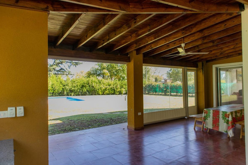 Imagen 18 de 30 de Casa Con Pileta A La Venta En Lobos Country Club
