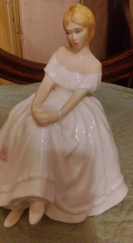 Porcelana Figura Mujer Royal Doulton Heather Año 1981