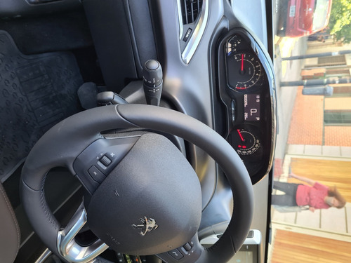 Peugeot 2008 Feline In Concert Thp Tiptronic