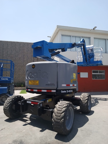 Plataforma Articulada Genie Z45/25j Año 2013 A Combustion.