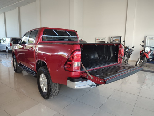 Imagen 12 de 24 de Toyota Hilux Srv Cuero 4x2 Mt