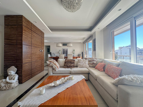 Departamento En Venta En Lanús Oeste 5 Ambientes Con 2 Cocheras Y 2 Bauleras