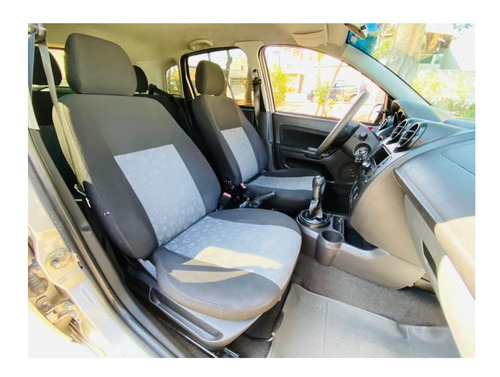 Imagem 8 de 14 de Ford Fiesta 1.0 8v Flex
