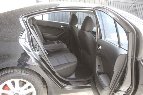 Imagen 12 de 15 de Kia Forte Sedan 2018 4p Ex, Tm6, Bl, Cámara Reversa 7 , F.