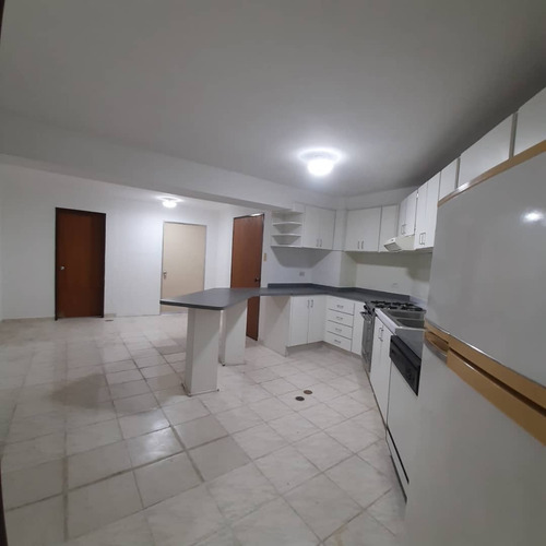 Imagen 8 de 11 de En Alquiler Apartamento Las Delicias 04144530004