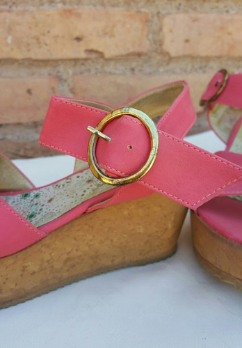 Sandalias Con Plataforma Simil Corcho Coral