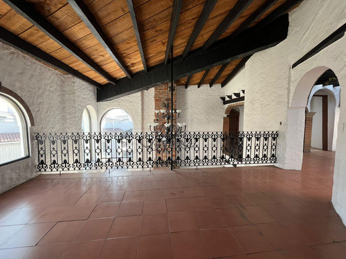 Casa Con Uso De Suelo En Renta-toluca-1,150m2