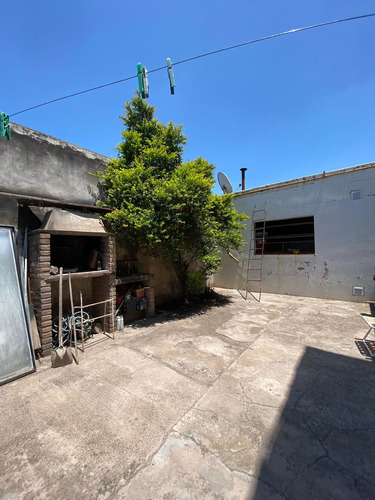 Casa En Venta En Colonia Caroya 3 Dorm + Dpto A Reciclar
