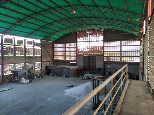 Imagen 2 de 7 de #128 Local En Santa Teresa Del Tuy, Techado De Aproximadamente 1.200m2