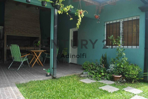 Imagen 24 de 30 de Calle 76 E/ 17 Y 18 - Casa 3 Dormitorios, Quincho Y Parque - Venta Y/o Permuta
