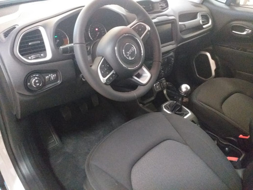 Imagen 8 de 12 de Jeep Renegade 1.8 Sport