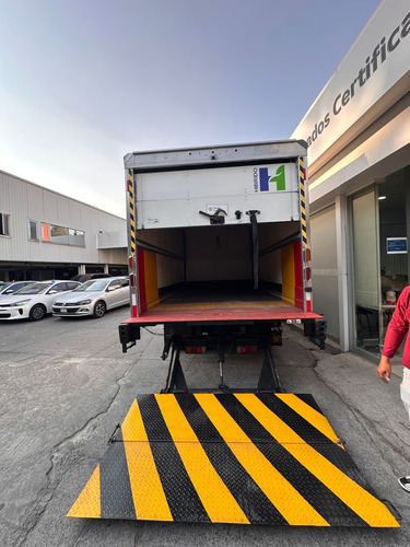 Camión Hino 300 816 Caja Seca Rampa Hidráulica Híbrido
