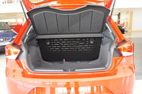 Imagen 9 de 15 de Seat Ibiza Reference Rojo 2021