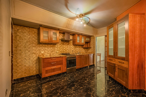 Venta Casa 4 Ambientes Con Patio Y Cochera En Ramos Mejía
