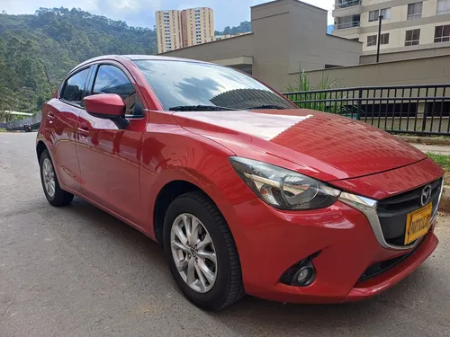 Mazda 2 Turing automatico