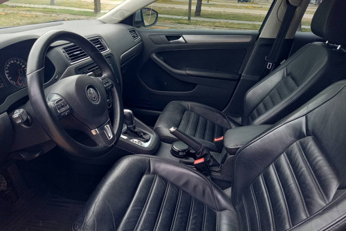 Imagen 10 de 15 de Volkswagen Vento 2.0 T Sportline Dsg L11 2014
