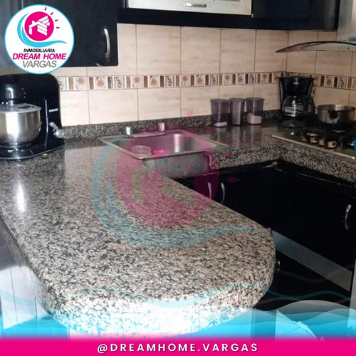 Imagen 2 de 5 de Casa En Venta Calle Ppal. Ezequiel Zamora, Catia La Mar La Guaira.