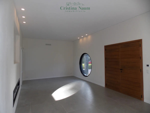 Casa A Estrenar En El Golf A 300 Metros De La Rambla