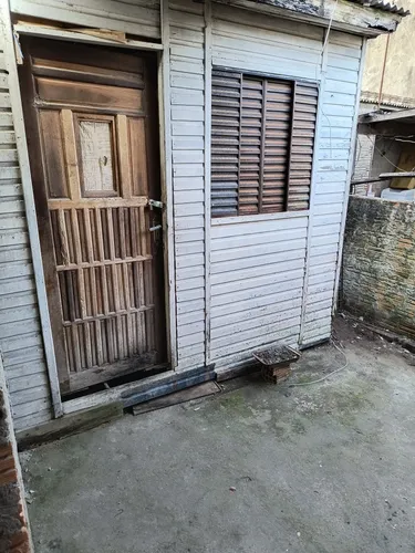 2 Casas ( Alvenaria E Madeira)