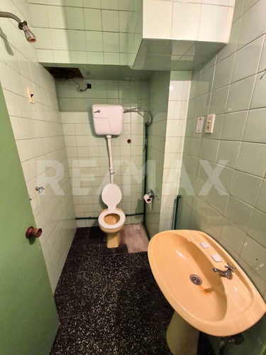 Alquiler De Local Comercial En El Centro Yi Y 18