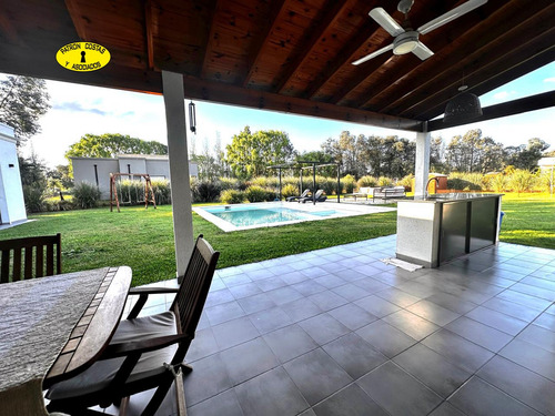 Casa En Venta En Santa Irene Comarcas De Luján