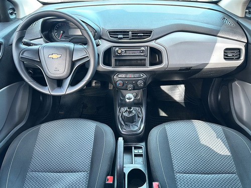 Chevrolet Onix HATCH Joy 1.0 8V Flex 5p Mec.