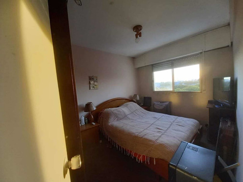 Apto 2 Dormitorios 8vo Piso, Excelente Ubicación