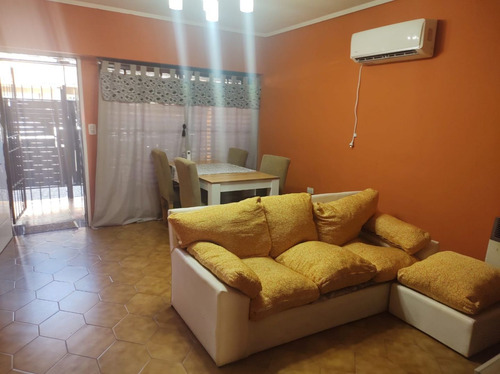 Chalet 4 Ambientes Con Cocheras Piscina Escucha Oferta
