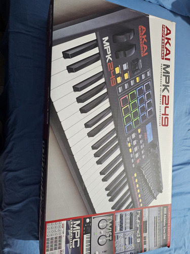 Akai Professional Mpk249 - Controlador Midi Usb Con Teclado (Usado)