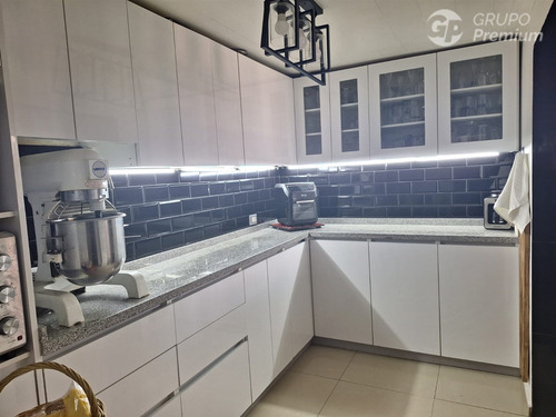 Hermosa Casa En Venta, Comuna De Maipú 3d 3b Con Local